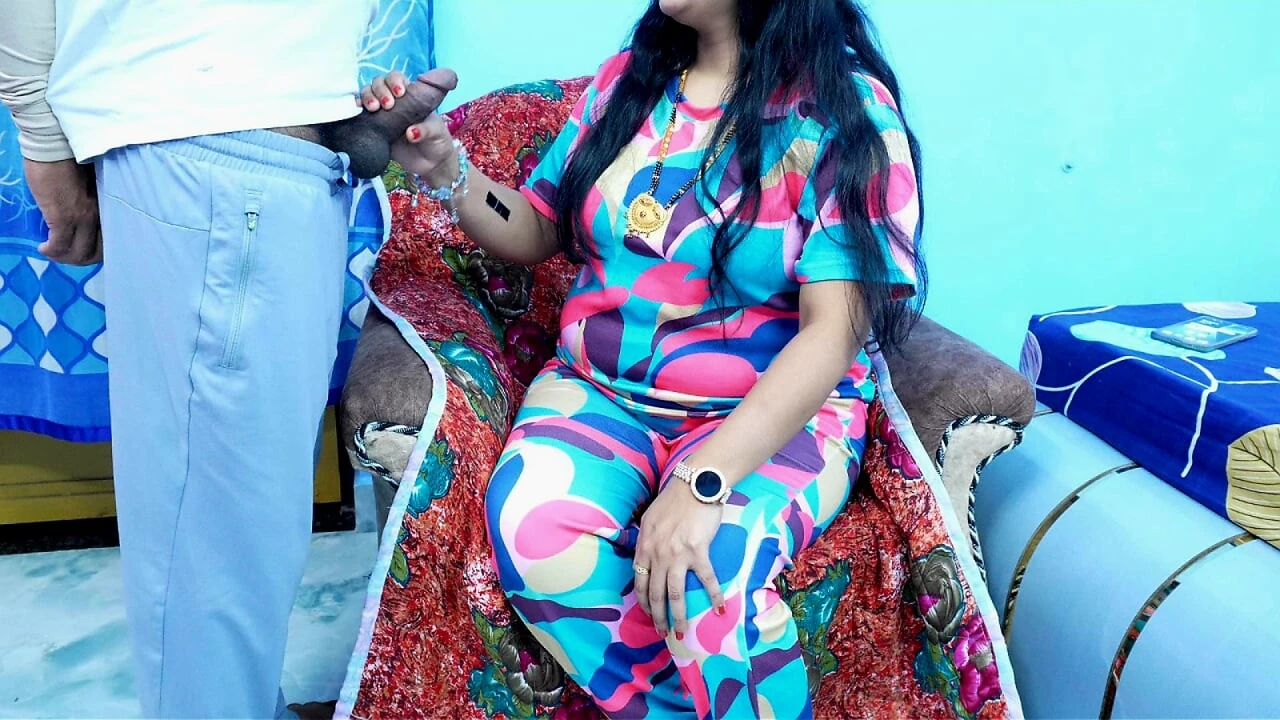 Stepmother shows her boyfriend on video call Hindi voice